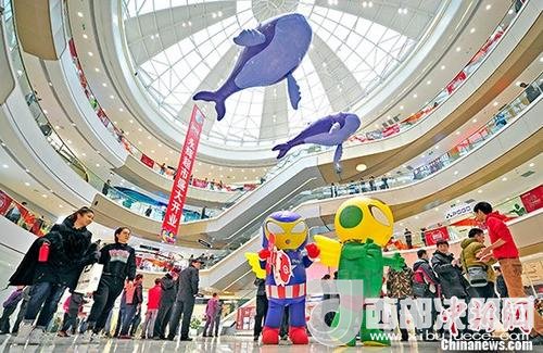 資料圖：購物商場。 <a target='_blank' >中新社</a>記者 佟郁 攝