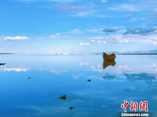 資料圖：“天空之鏡”茶卡鹽湖?！埨ぁz