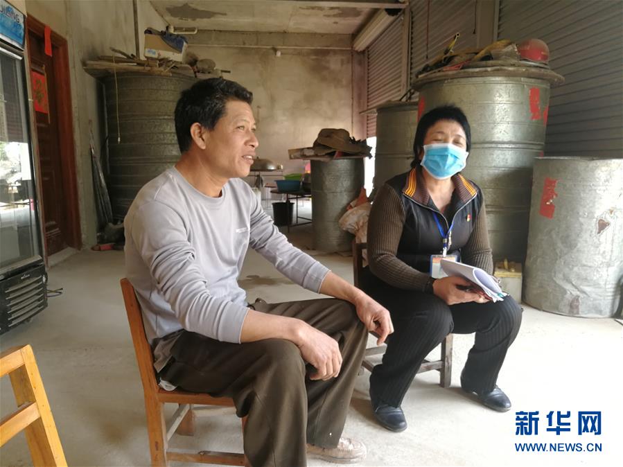 （決戰(zhàn)決勝脫貧攻堅(jiān)·圖文互動(dòng)）（3）另一種“逆行”——廣西5300余名駐村第一書(shū)記提前返崗?fù)渡怼皟删€(xiàn)作戰(zhàn)”