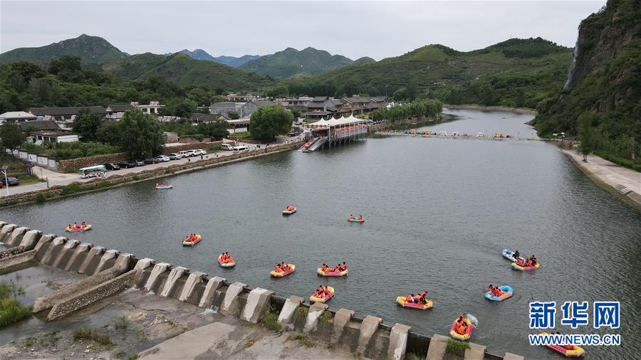 （新華全媒頭條·走向我們的小康生活·圖文互動）（3）長城腳下，小康村串成“珍珠鏈”