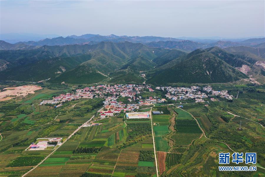 （新華全媒頭條·走向我們的小康生活·圖文互動）（13）長城腳下，小康村串成“珍珠鏈”